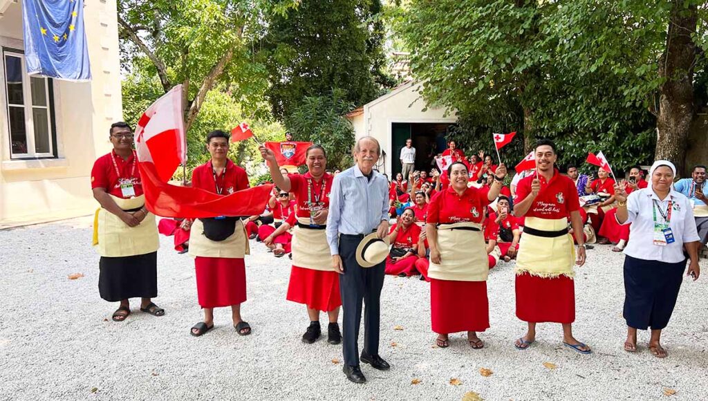 SAR o Duque de Bragança homenageia os peregrinos tonganeses na cerimónia realizada no Consulado Geral de Tonga em Sintra. - Consulate General of the Kingdom of Tonga in Portugal SAR o Duque de Bragança homenageia os peregrinos tonganeses na cerimónia realizada no Consulado Geral de Tonga em Sintra. - Consulate General of the Kingdom of Tonga in Portugal