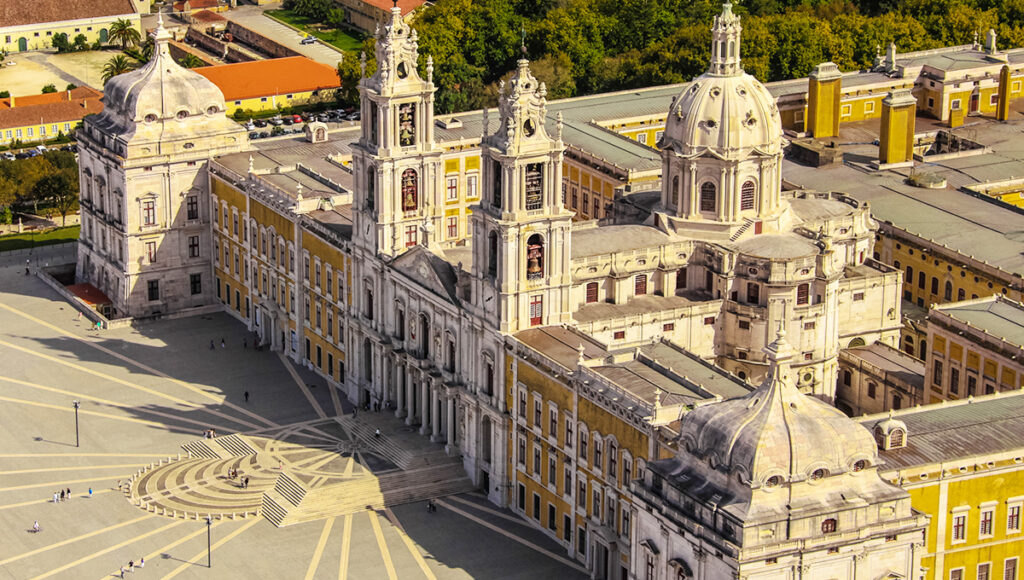 O Cônsul Geral de Tonga, Anthony Bailey, assiste ao casamento real português em Mafra - Consulate General of the Kingdom of Tonga in Portugal