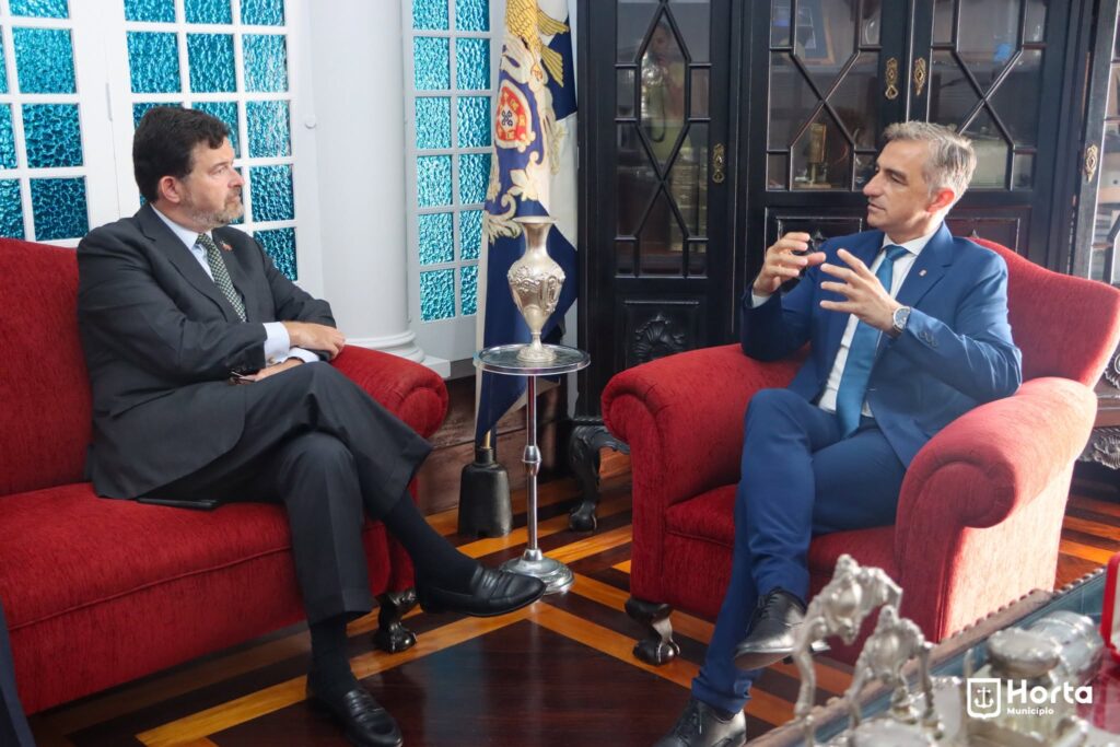 Cônsul-Geral Honorário de Tonga efetua visita de cortesia ao Presidente da Câmara Municipal da Horta - Consulado-Geral do Reino de Tonga na República Portuguesa Cônsul-Geral Honorário de Tonga efetua visita de cortesia ao Presidente da Câmara Municipal da Horta - Consulado-Geral do Reino de Tonga na República Portuguesa