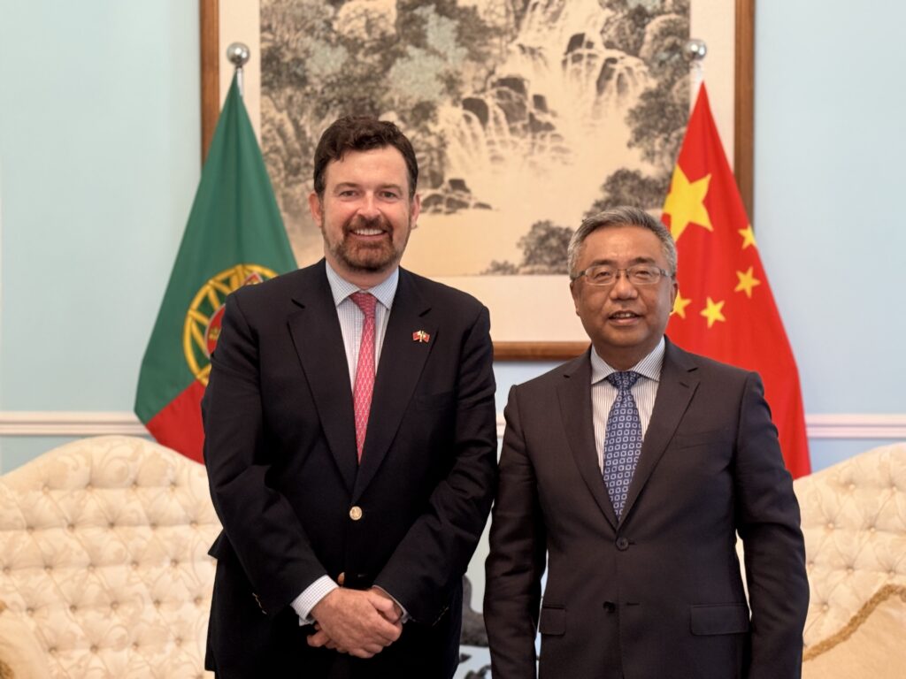 Cônsul-Geral de Tonga realiza visita de cortesia ao Embaixador da China em Portugal - Consulado-Geral do Reino de Tonga na República Portuguesa