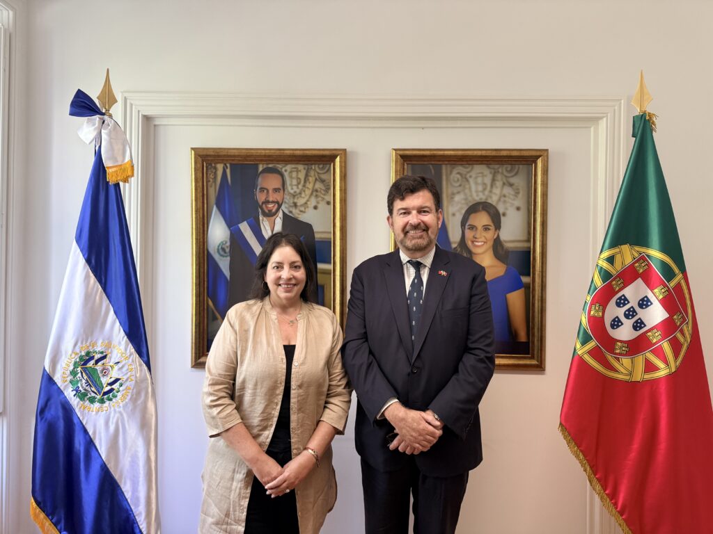 Cônsul-Geral de Tonga realiza visita de cortesia à Embaixadora de El Salvador - Consulado-Geral do Reino de Tonga na República Portuguesa