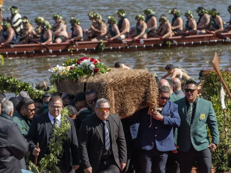 Maori King dies. King of Tonga attends funeral 01