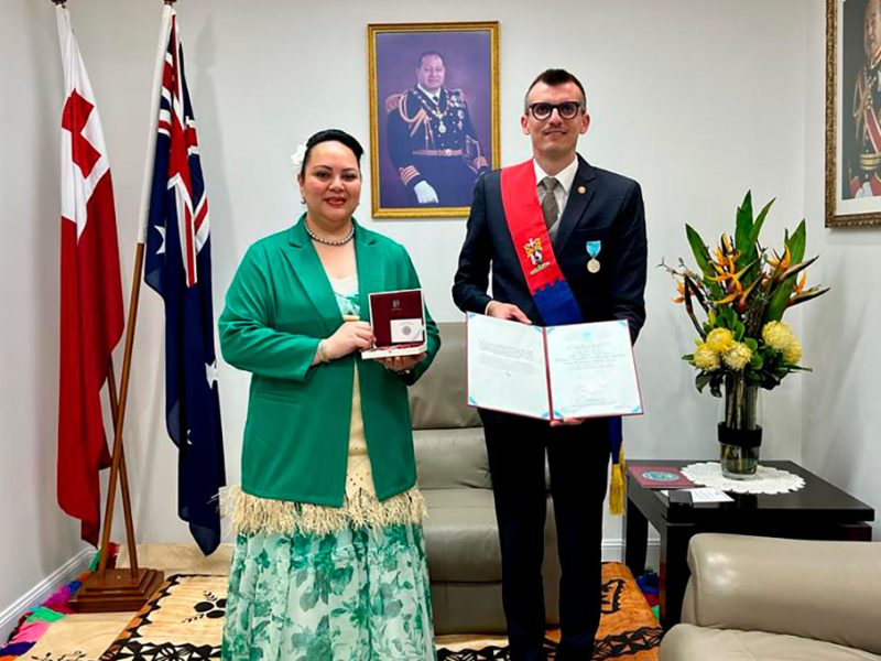 hrh-princess-angelika-latufuipeka-of-tonga-awarded-prestigious-server-et-manere-award